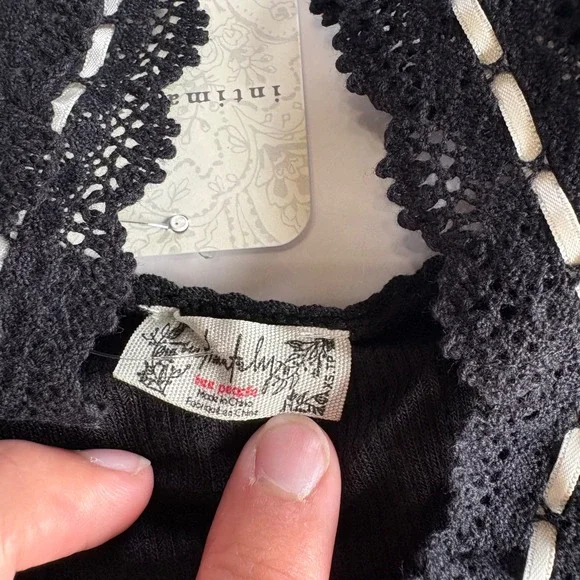 Intimately Free People Only You Black Ribbed Lace Trim Cami Tank Top XS NEW - Picture 4 of 6